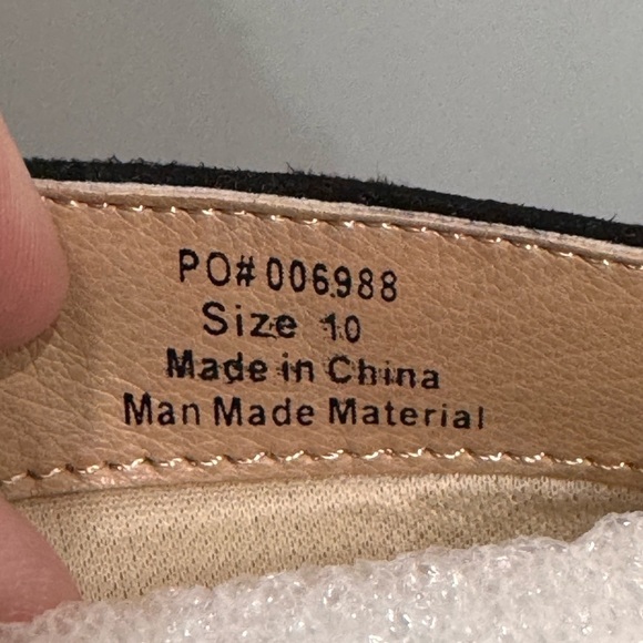 Elegant Black Women's Boots - Picture 10 of 10